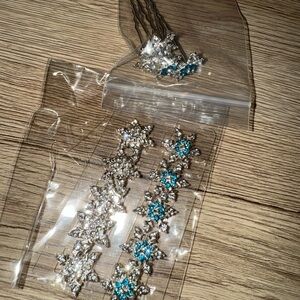 NWT Elegant Silver and Blue Rhinestone Hair Pins